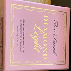 Two faced diamond light highlighter